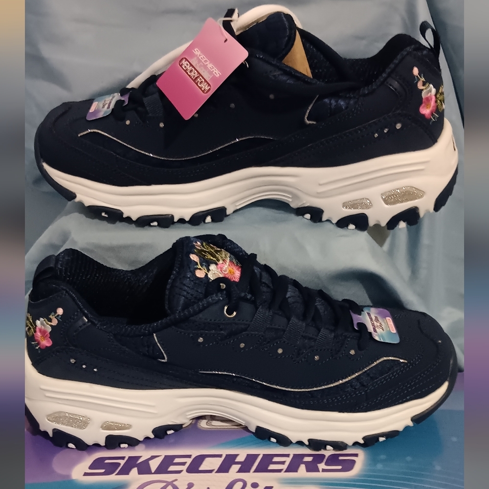 Sketchers Delights size 9